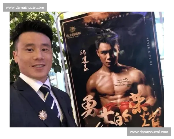 邱建良VS恩里克科尔巅峰对决一触即发谁能在擂台上笑到最后